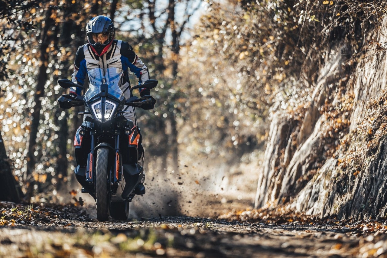 KTM 890 Adventure: crossover senza limiti